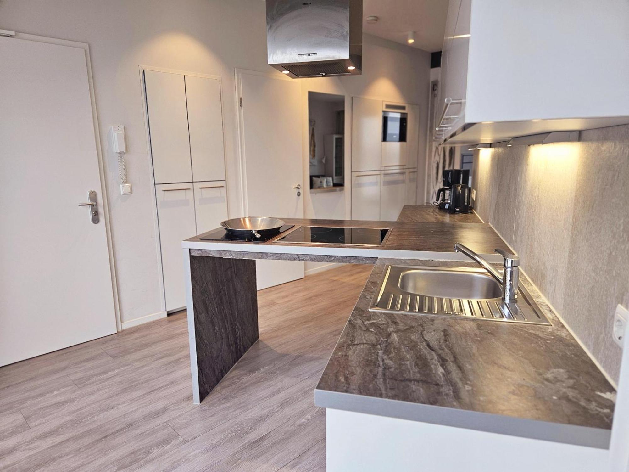 App 9 Penthouse 