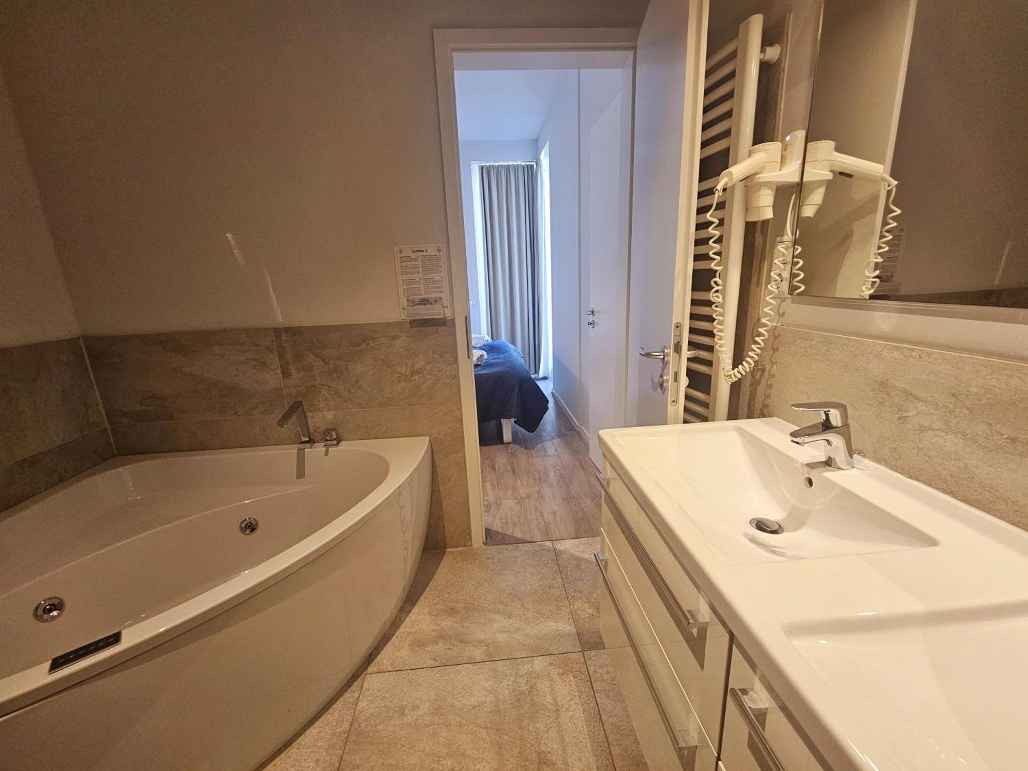 App 9 Penthouse 