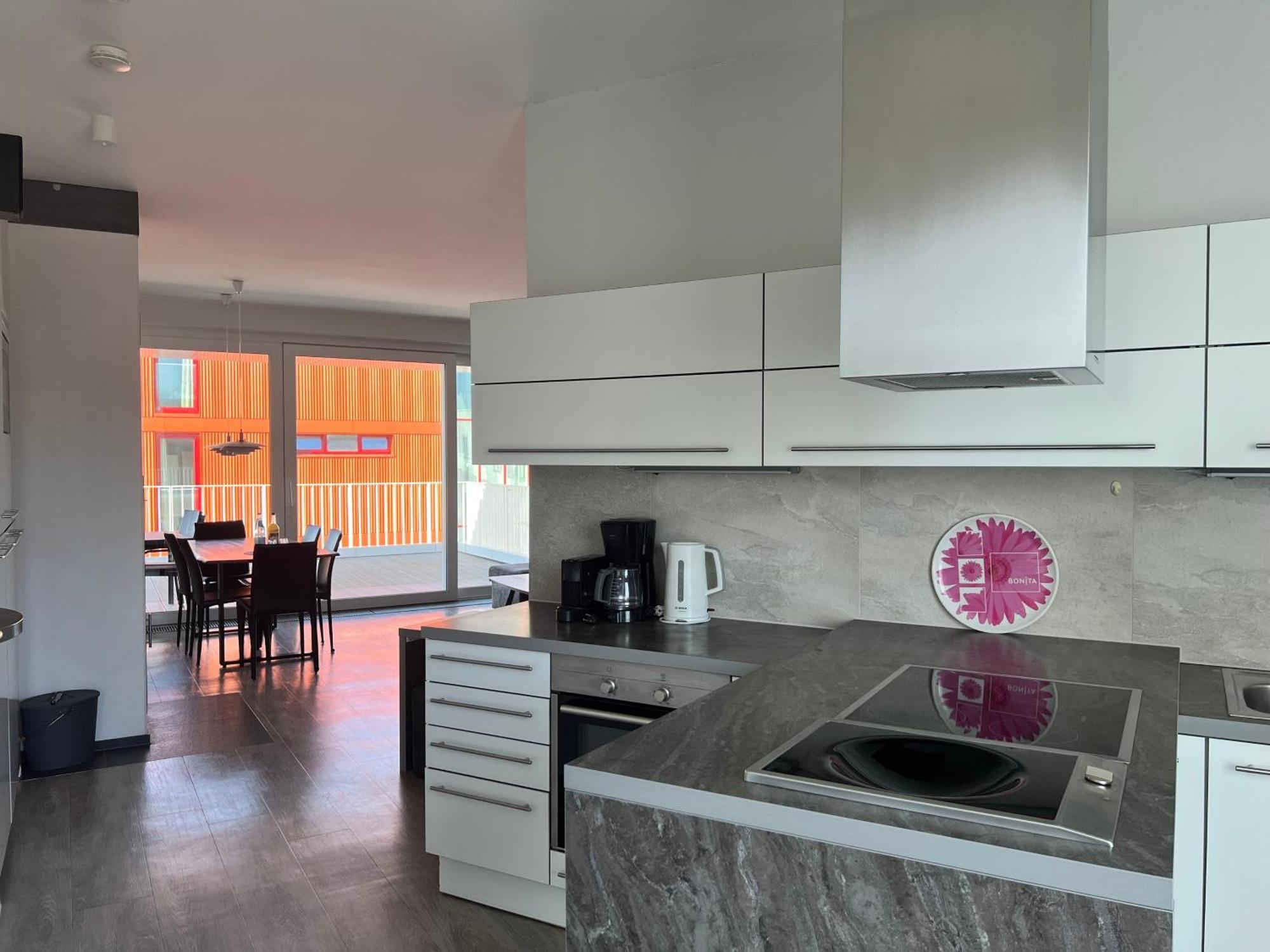 App 9 Penthouse 